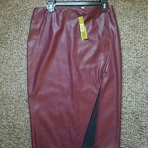 Gianni Bini Rhubarb Brand New Skirt